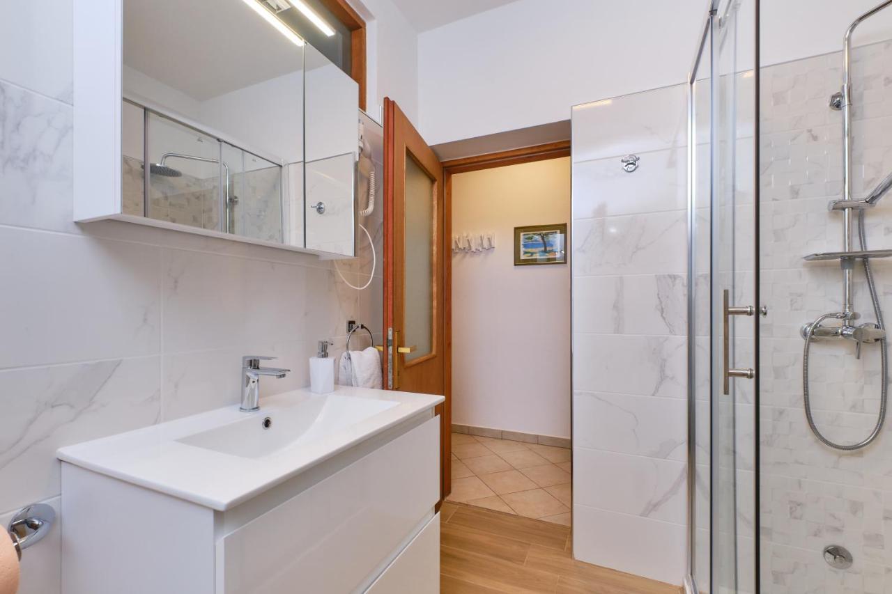 Apartment Budinic Mali Lošinj Dış mekan fotoğraf