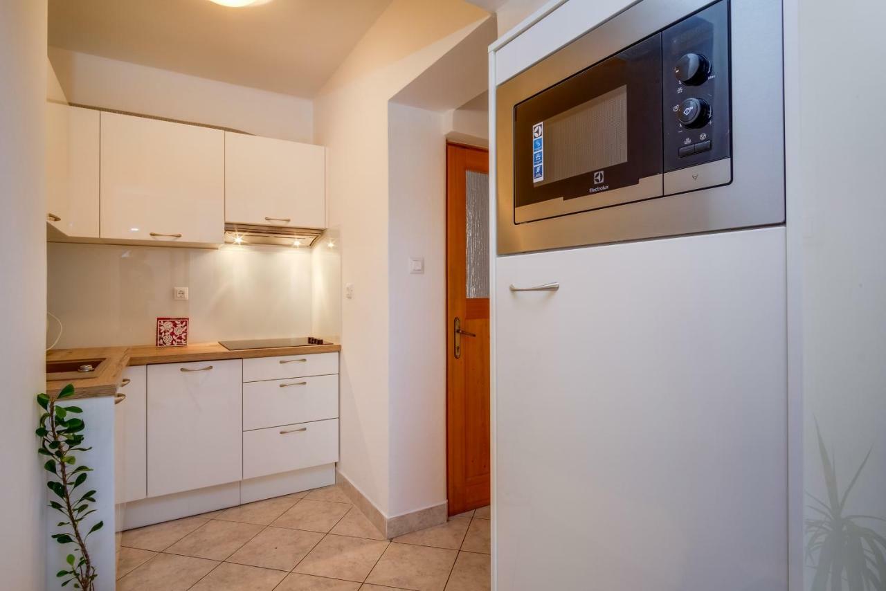 Apartment Budinic Mali Lošinj Dış mekan fotoğraf